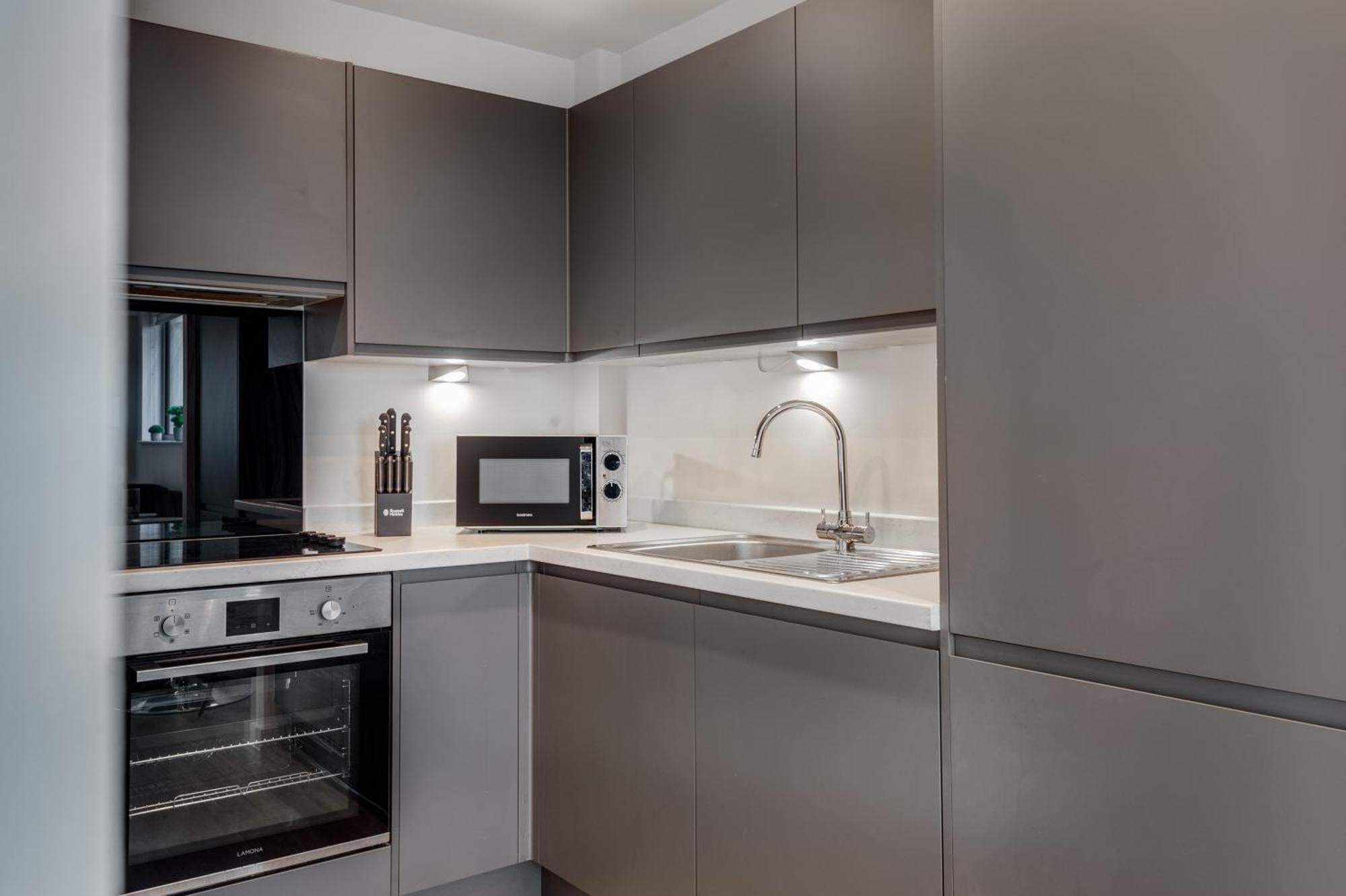 Apartment Huge Long Savings! View Balcony Penthouse *